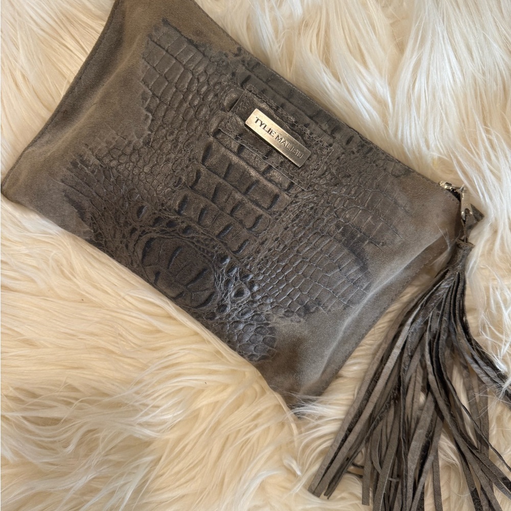 Tylie  Malibu Gray Clutch Bag